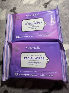 Lavender Glow Cleansing Facial Wipes - Purple